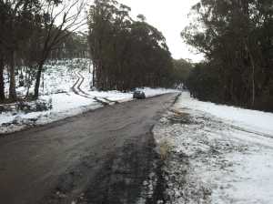 Parking the Prius on the Warburton Woods Point Rd with 10cm snow coverage